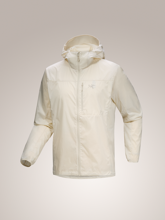 Men's Arc'teryx Squamish Hoody in light cream, a lightweight windshirt with a full zip and chest pocket.
